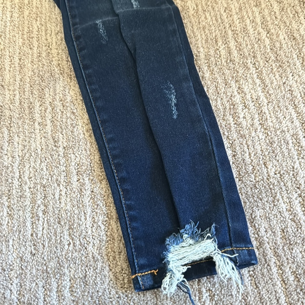 Kancan Ripped Jeans - Picture 2 of 5